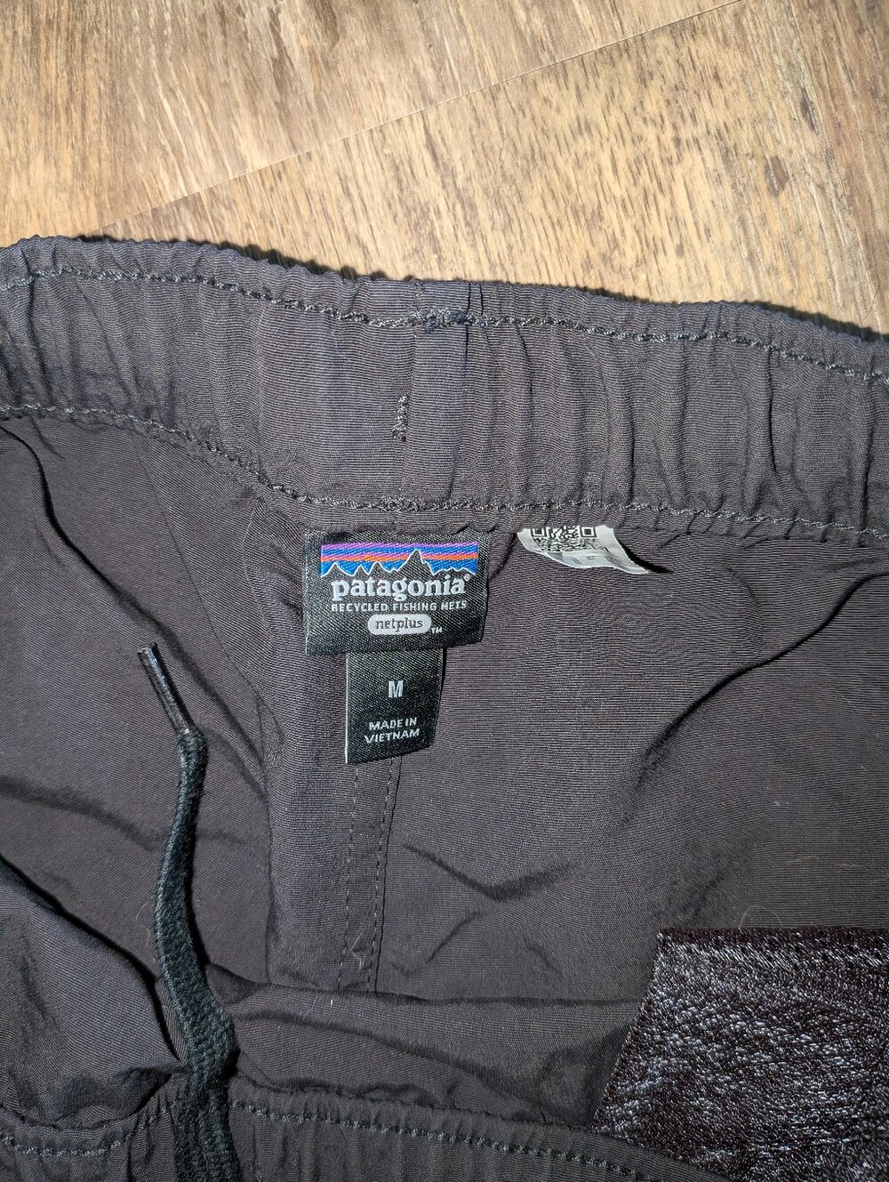 Patagonia Women's Black Baggie Shorts with Drawstring Size Medium - Picture 3 of 4